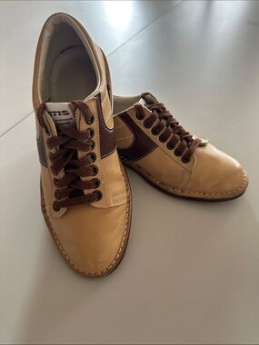 Vintage 70's 80's ARTIS Leather Bowling Shoes sz 7 - Tan/Brown